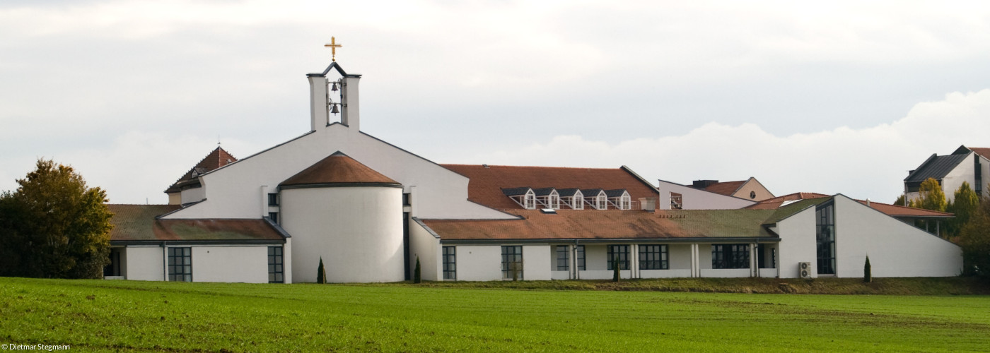 Emmauskirche von hinten