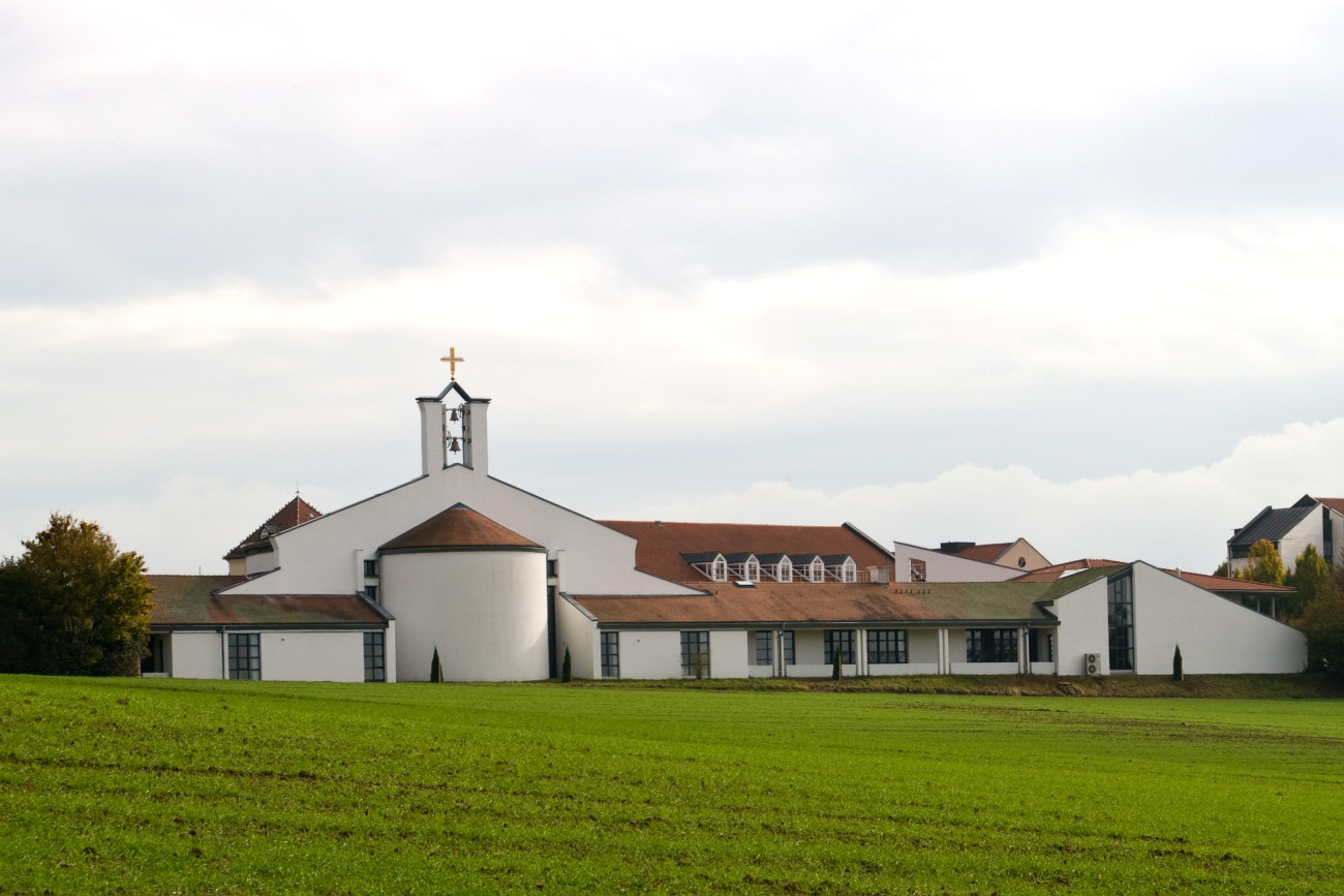 Geschichte kumenisches Zentrum Emmauskirche